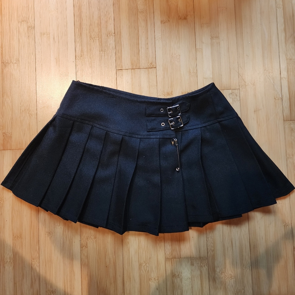 VINTAGE Lip Service Vintage Y2K Pleated Schoolgirl KILT Mini Buckle Skirt SZ S